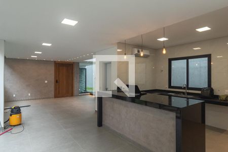 Sala de casa à venda com 4 quartos, 266m² em Trevo, Belo Horizonte