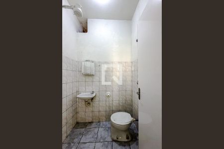 Banheiro de kitnet/studio para alugar com 1 quarto, 35m² em Sé, São Paulo