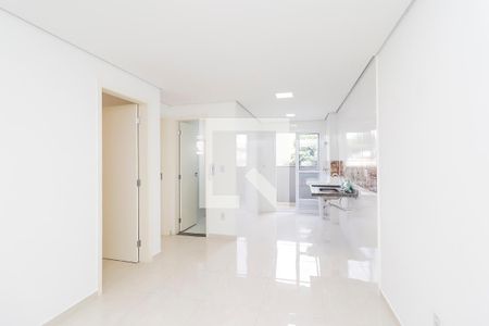 Sala de apartamento à venda com 2 quartos, 46m² em Vila Carmosina, São Paulo