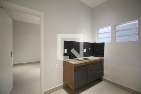 Casa para alugar com 1 quarto, 42m² em Parque Albina, Taboão da Serra