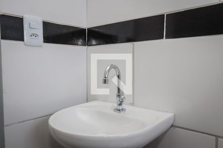 Banheiro de casa para alugar com 1 quarto, 55m² em Jardim Olinda, São Paulo