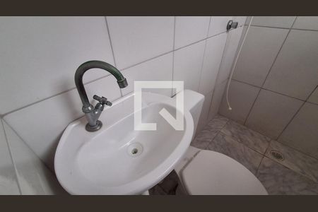 Banheiro Social  de casa para alugar com 1 quarto, 40m² em Santa Maria, São Caetano do Sul