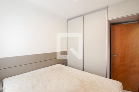 Quarto 1 de apartamento para alugar com 2 quartos, 47m² em Itapoã, Belo Horizonte