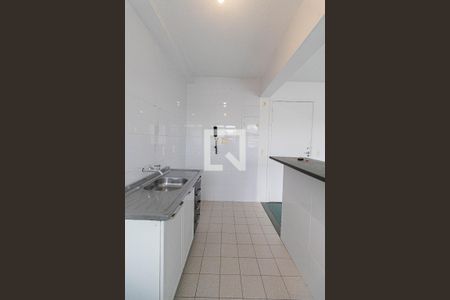 Sala/Cozinha/Área de Serviço  de apartamento para alugar com 1 quarto, 39m² em Vila Carmosina, São Paulo