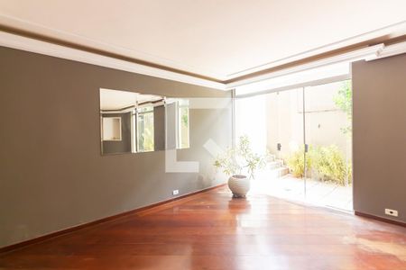 Sala  de casa de condomínio à venda com 4 quartos, 384m² em Continental, Osasco