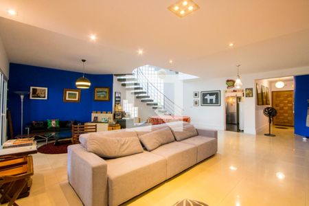 Casa à venda com 4 quartos, 450m² em Vila Eldizia, Santo André