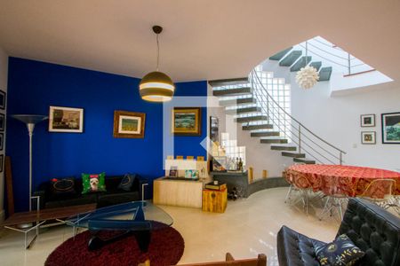 Sala de casa à venda com 4 quartos, 450m² em Vila Eldizia, Santo André