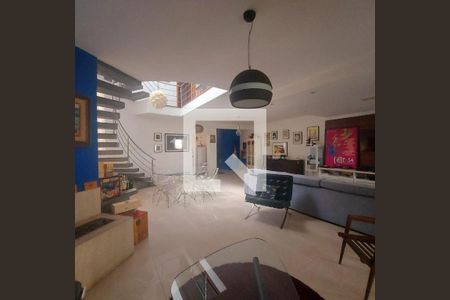 Casa à venda com 4 quartos, 450m² em Vila Eldizia, Santo André