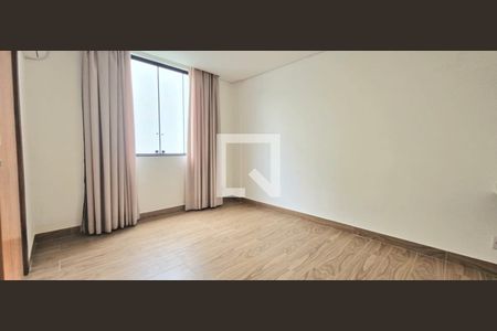 Suíte 1 de casa de condomínio à venda com 5 quartos, 475m² em Alphaville Vespasiano, Vespasiano