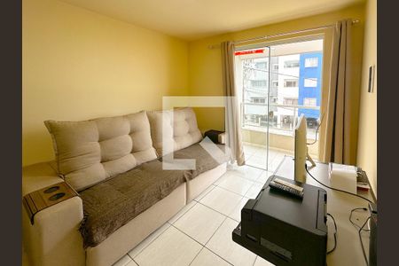 Sala de TV de apartamento para alugar com 2 quartos, 65m² em Serraria, São José