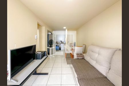 Sala de TV de apartamento para alugar com 2 quartos, 65m² em Serraria, São José