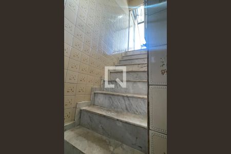 Escadas de casa para alugar com 2 quartos, 120m² em Jardim Tres Marias, Duque de Caxias