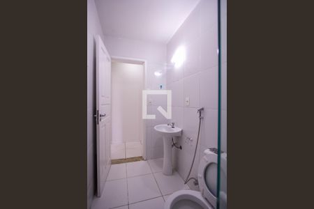 Banheiro de casa para alugar com 1 quarto, 54m² em Colubandê, São Gonçalo