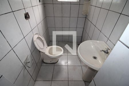 Banheiro de casa para alugar com 3 quartos, 50m² em Vila Romero, São Paulo