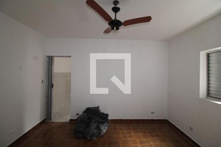 Sala / Quarto  de casa para alugar com 3 quartos, 50m² em Vila Romero, São Paulo