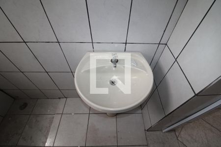 Banheiro de casa para alugar com 3 quartos, 50m² em Vila Romero, São Paulo