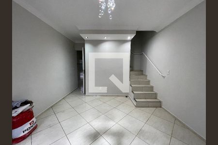 Sala de casa de condomínio para alugar com 2 quartos, 68m² em Jardim Amaralina, São Paulo