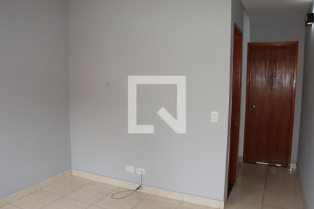 Casa de Condomínio para alugar com 2 quartos, 65m² em Cemucam, Cotia