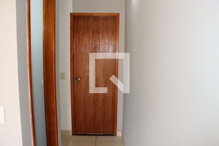 Casa de Condomínio para alugar com 2 quartos, 65m² em Cemucam, Cotia