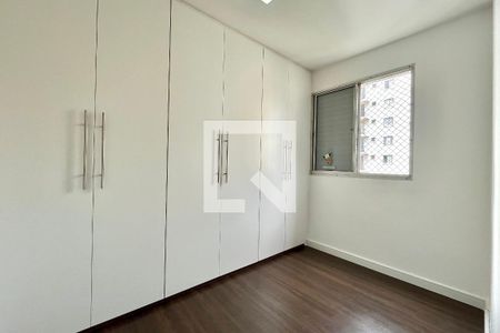 Quarto 1 de apartamento para alugar com 2 quartos, 54m² em Parque Jabaquara, São Paulo