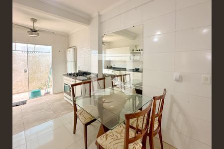 Sala de Jantar de apartamento para alugar com 2 quartos, 100m² em Ingleses do Rio Vermelho, Florianópolis