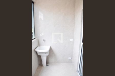 Detalhe - Varanda da Sala com a Área de Serviço de casa para alugar com 2 quartos, 110m² em Pirituba, São Paulo