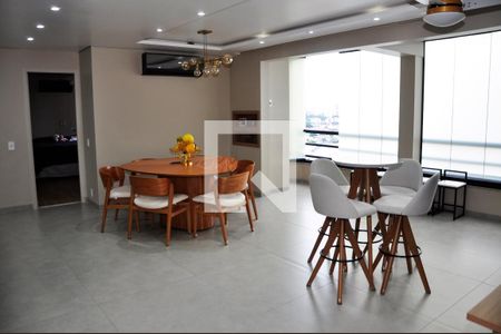 Detalhe - Sala e Sala de Jantar interligada com a Varanda de apartamento para alugar com 4 quartos, 130m² em Jardim Iris, São Paulo