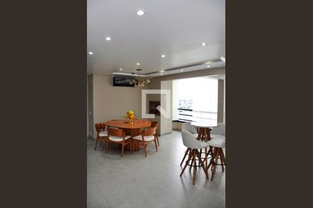 Detalhe - Sala e Sala de Jantar interligada com a Varanda de apartamento para alugar com 4 quartos, 130m² em Jardim Iris, São Paulo