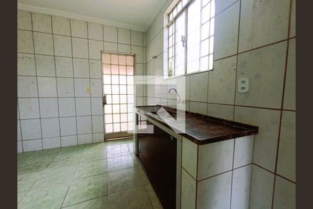 Cozinha de casa para alugar com 2 quartos, 80m² em Jardim das Alterosas - 2ª Seção, Betim
