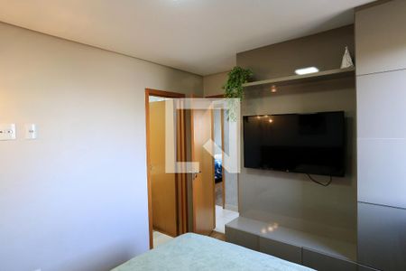 Closet da suíte de apartamento à venda com 3 quartos, 90m² em Sagrada Família, Belo Horizonte