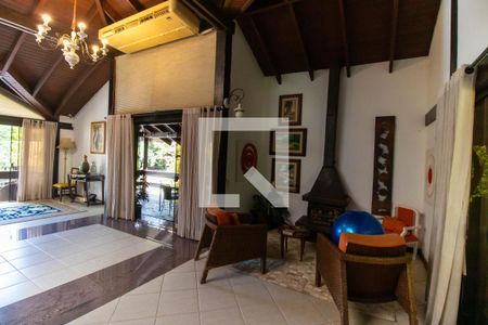 Sala de casa de condomínio à venda com 4 quartos, 838m² em Santo Antônio, Niterói