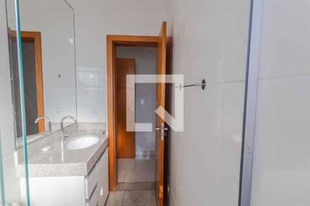 Banheiro da Suíte de apartamento para alugar com 3 quartos, 130m² em Sagrada Família, Belo Horizonte