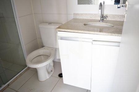 Banheiro  de apartamento para alugar com 2 quartos, 60m² em Vila Esperança, São Paulo