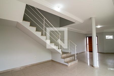 Sala de casa de condomínio para alugar com 5 quartos, 342m² em Jardim Portal de Itaici, Indaiatuba