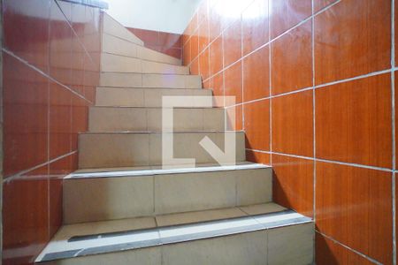 Acesso  a segundo piso  de casa para alugar com 3 quartos, 200m² em Jardim Carvalho, Porto Alegre