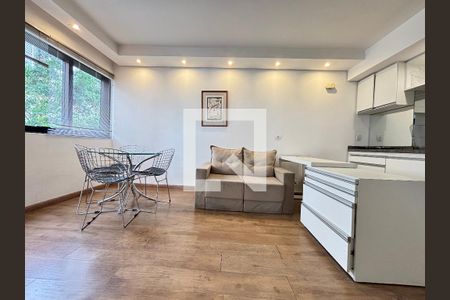 Sala/Cozinha de apartamento para alugar com 1 quarto, 40m² em Indianópolis, São Paulo