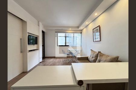Sala/Cozinha de apartamento para alugar com 1 quarto, 40m² em Indianópolis, São Paulo