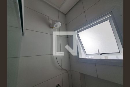 Banheiro de kitnet/studio para alugar com 2 quartos, 55m² em Novo Osasco, Osasco