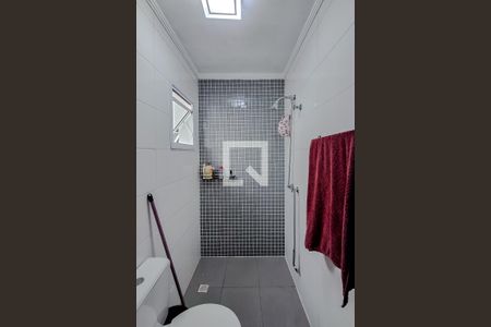 Banheiro da Suíte 1 de casa à venda com 3 quartos, 200m² em Cambuci, São Paulo