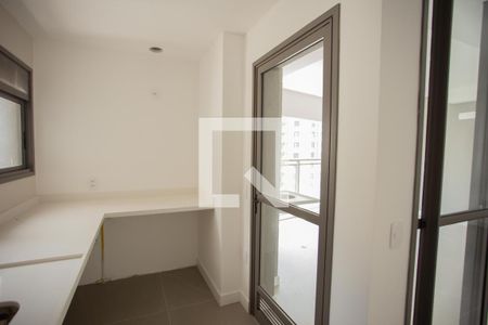 SALA E COZINHA de apartamento à venda com 3 quartos, 136m² em Água Branca, São Paulo