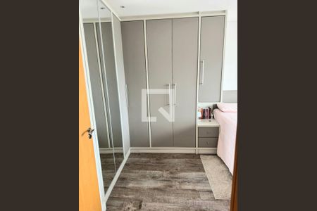 Quarto de apartamento à venda com 3 quartos, 97m² em Vila Scarpelli, Santo André