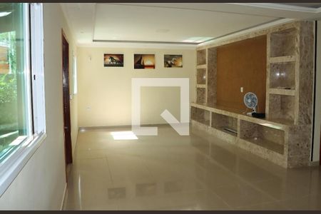 Sala de casa de condomínio para alugar com 4 quartos, 198m² em Água Espraiada, Cotia