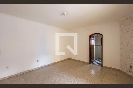 Casa para alugar com 3 quartos, 240m² em Vila Silvia, São Paulo