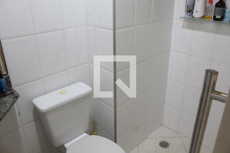 Banheiro de casa de condomínio para alugar com 2 quartos, 75m² em Jardim Santa Izabel, Cotia