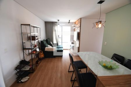 Sala de apartamento para alugar com 3 quartos, 77m² em Taquaral, Campinas