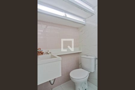 Banheiro da Suíte 1 de casa para alugar com 3 quartos, 120m² em Vila Santa Edwiges, São Paulo