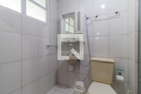 Banheiro de apartamento para alugar com 1 quarto, 50m² em Santo Antônio, Porto Alegre