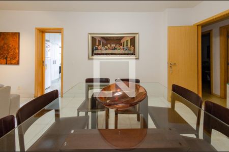 Sala de apartamento à venda com 4 quartos, 136m² em Belvedere, Belo Horizonte