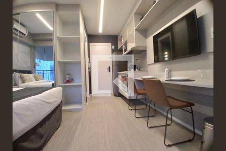 Sala/Quarto de kitnet/studio à venda com 1 quarto, 25m² em Indianópolis, São Paulo
