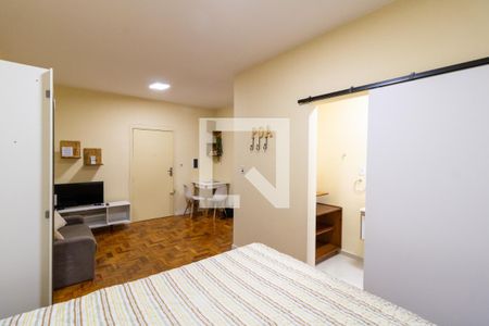 Sala/Quarto de apartamento para alugar com 1 quarto, 32m² em Menino Deus, Porto Alegre